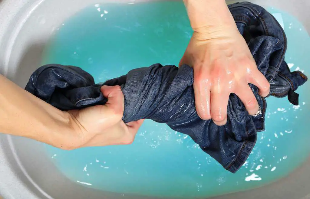 stop your denim from staining your leather by washing jeans